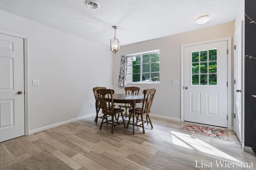 8121 Bowens Mill Road Middleville, MI 49333