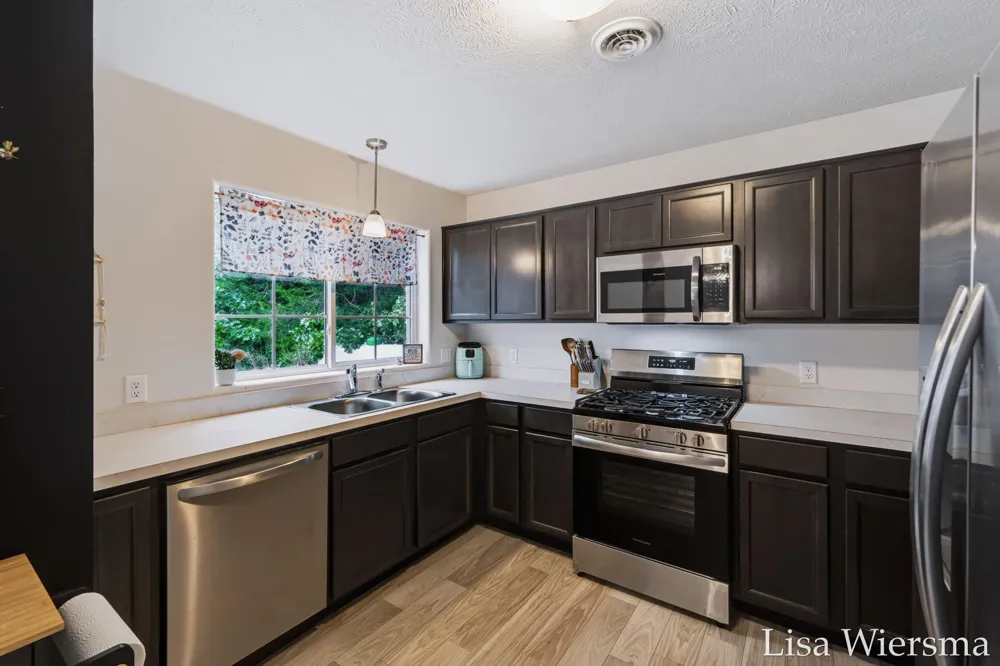 8121 Bowens Mill Road Middleville, MI 49333