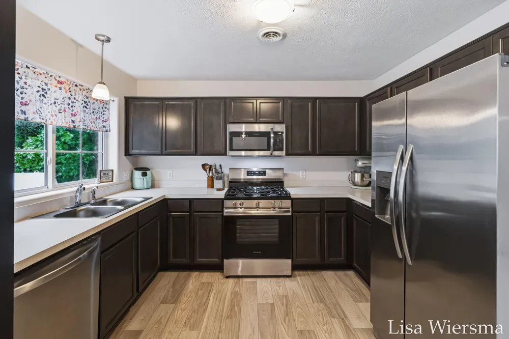 8121 Bowens Mill Road Middleville, MI 49333