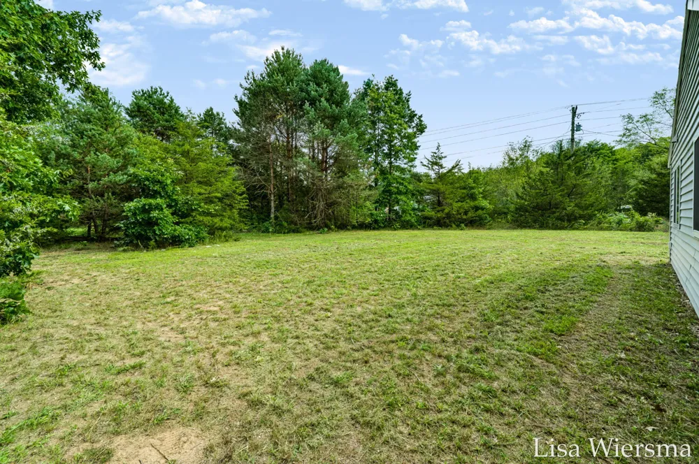8121 Bowens Mill Road Middleville, MI 49333