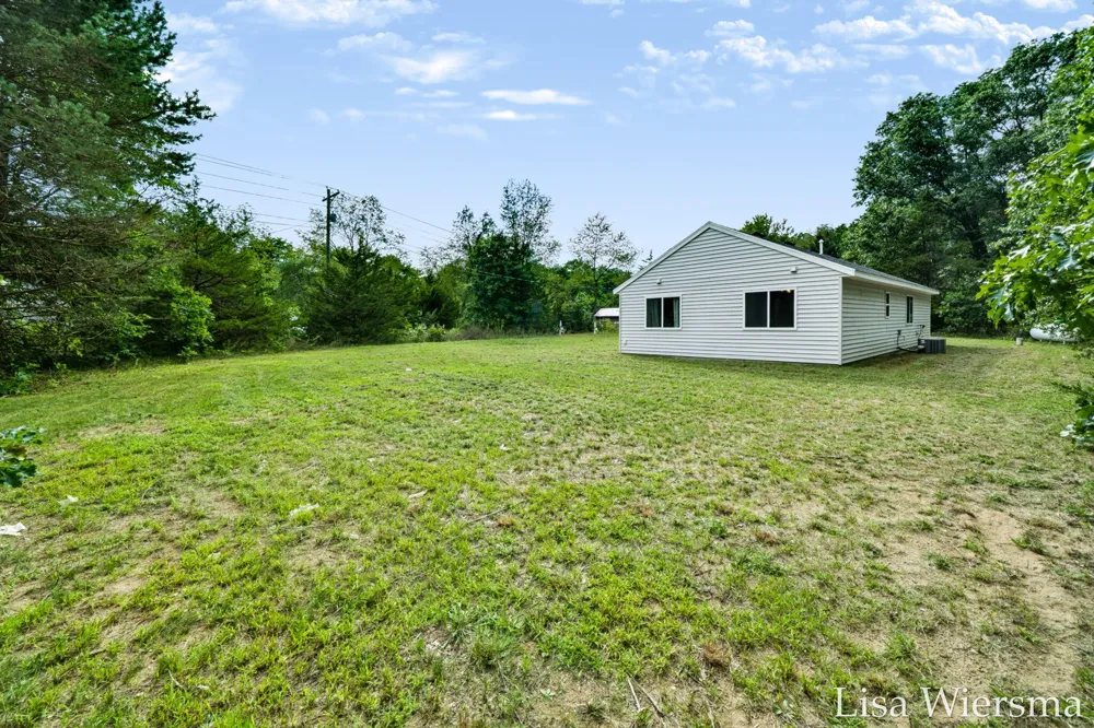 8121 Bowens Mill Road Middleville, MI 49333