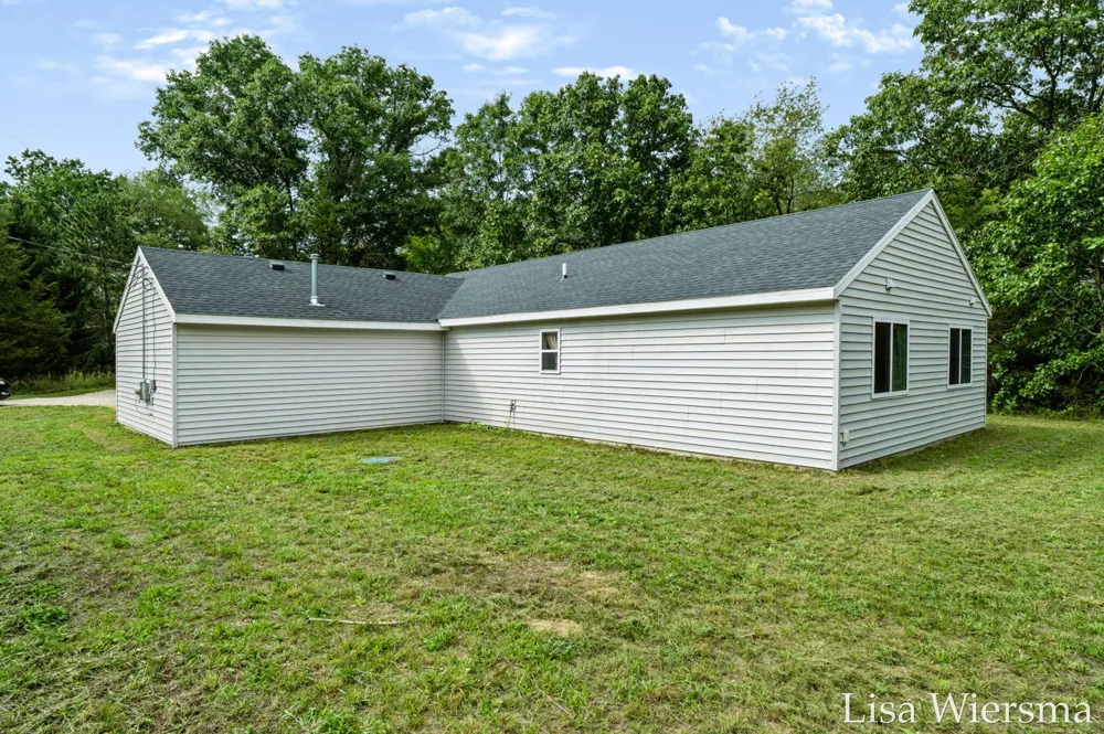 8121 Bowens Mill Road Middleville, MI 49333