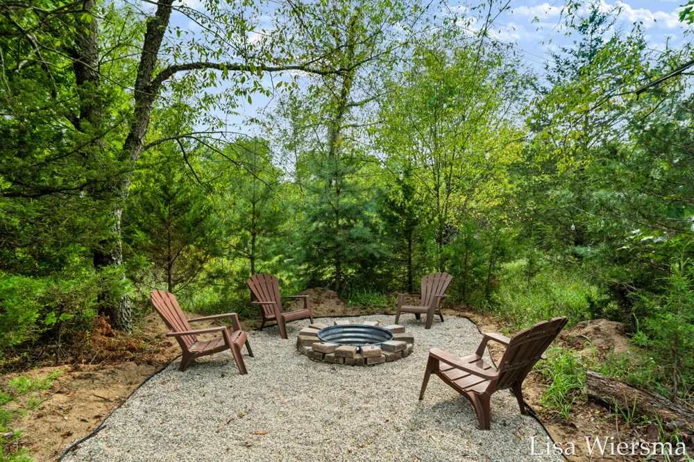8121 Bowens Mill Road Middleville, MI 49333