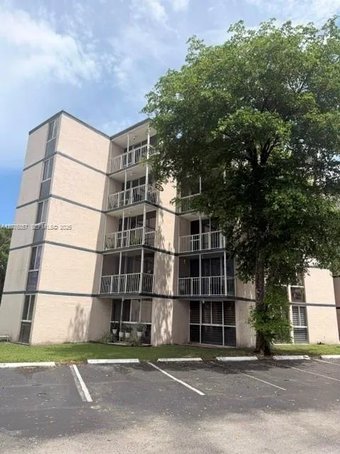 6955 NW 186th St #F306 Hialeah, FL 33015
