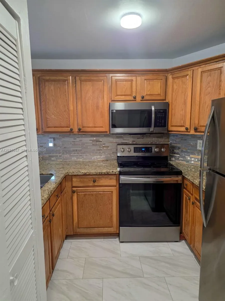 6955 NW 186th St #F306 Hialeah, FL 33015