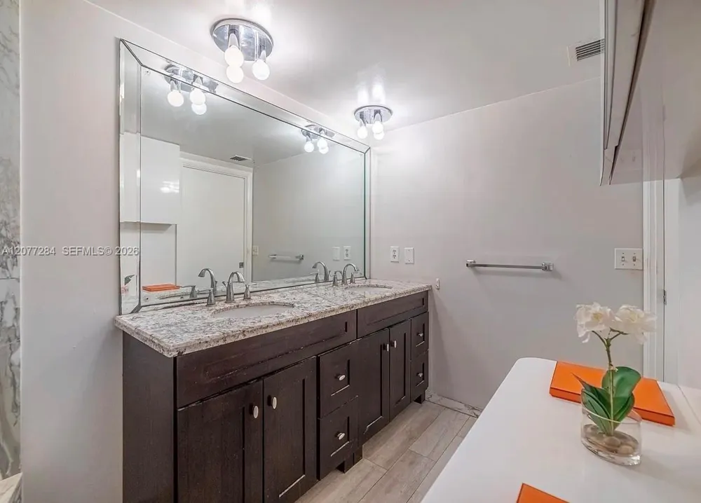 3475 S Ocean Blvd #2010 Palm Beach, FL 33480