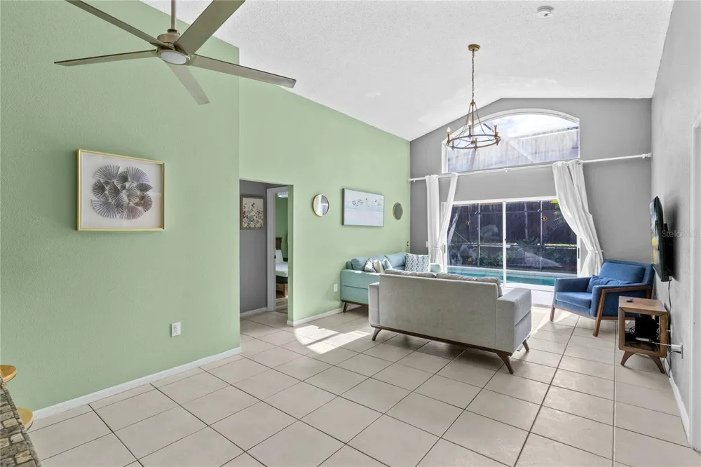 915 LAKE BERKLEY DRIVE Kissimmee, FL 34746