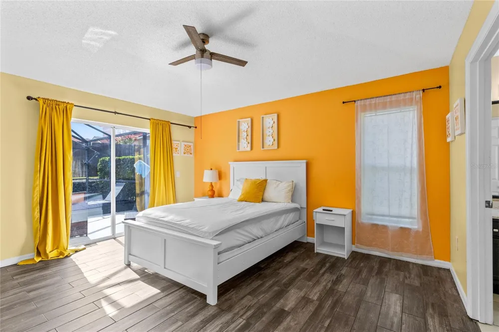 915 LAKE BERKLEY DRIVE Kissimmee, FL 34746