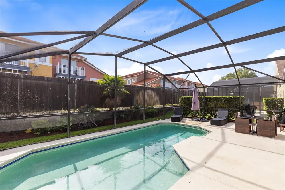 915 LAKE BERKLEY DRIVE Kissimmee, FL 34746