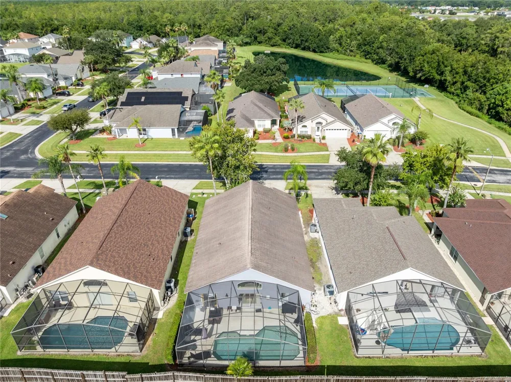 915 LAKE BERKLEY DRIVE Kissimmee, FL 34746