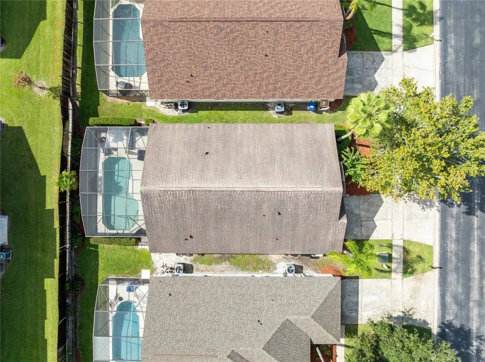 915 LAKE BERKLEY DRIVE Kissimmee, FL 34746
