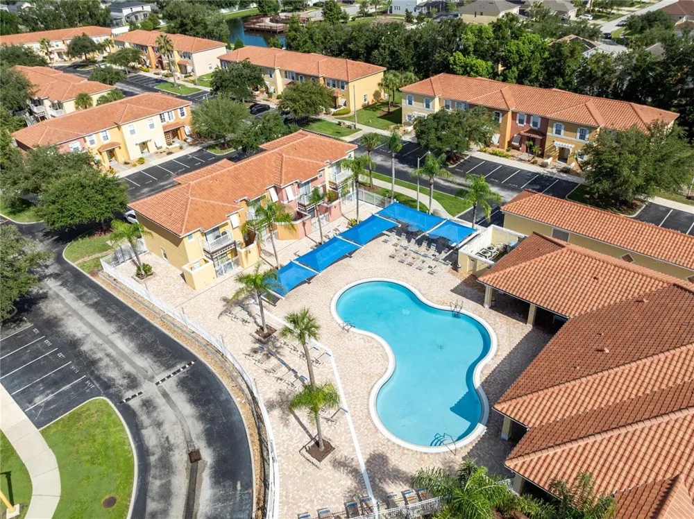 915 LAKE BERKLEY DRIVE Kissimmee, FL 34746