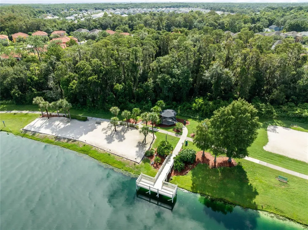 915 LAKE BERKLEY DRIVE Kissimmee, FL 34746