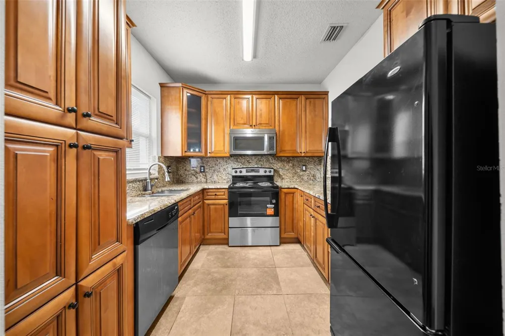 18171 PARADISE POINT DRIVE Tampa, FL 33647