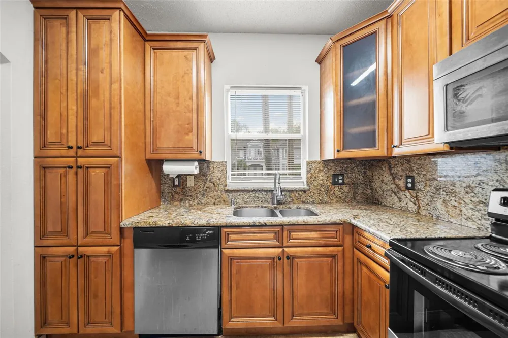 18171 PARADISE POINT DRIVE Tampa, FL 33647