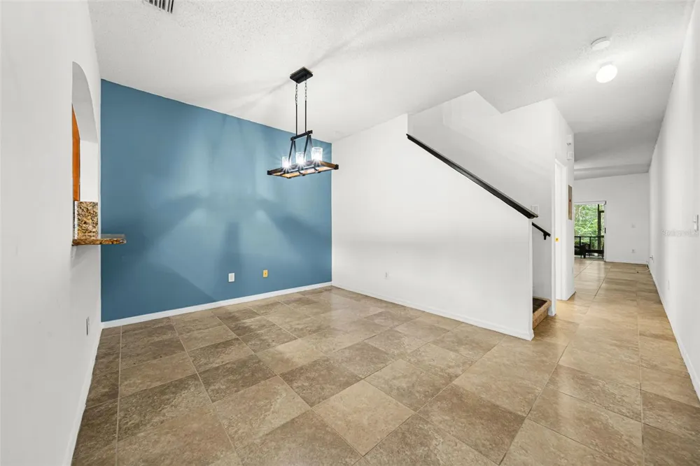 18171 PARADISE POINT DRIVE Tampa, FL 33647