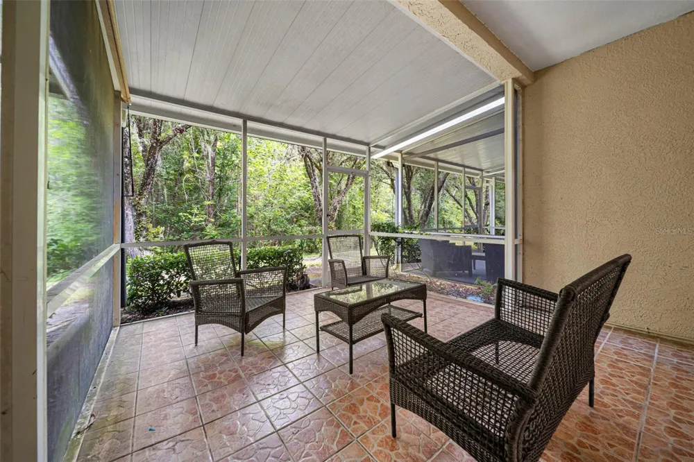18171 PARADISE POINT DRIVE Tampa, FL 33647