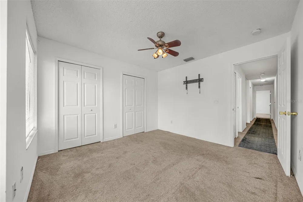 18171 PARADISE POINT DRIVE Tampa, FL 33647