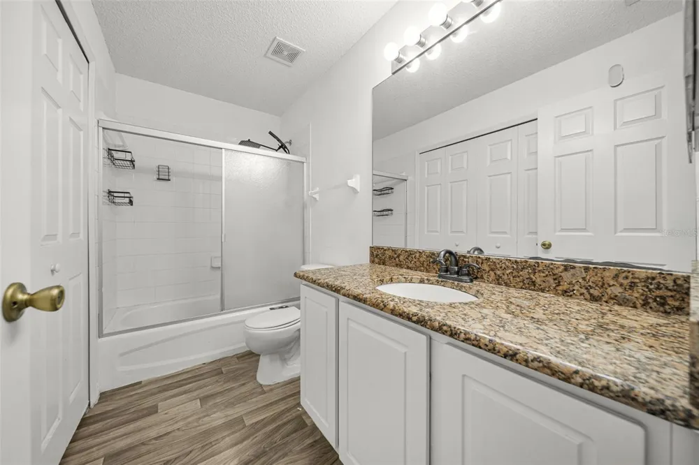 18171 PARADISE POINT DRIVE Tampa, FL 33647