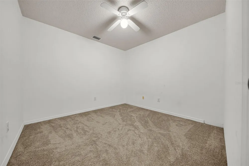18171 PARADISE POINT DRIVE Tampa, FL 33647