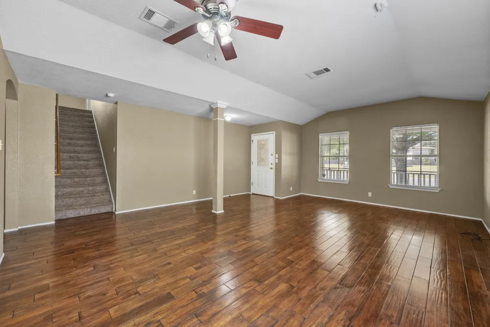 511 S Pauley Drive Hutto, TX 78634