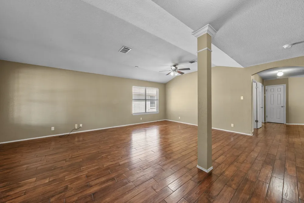 511 S Pauley Drive Hutto, TX 78634