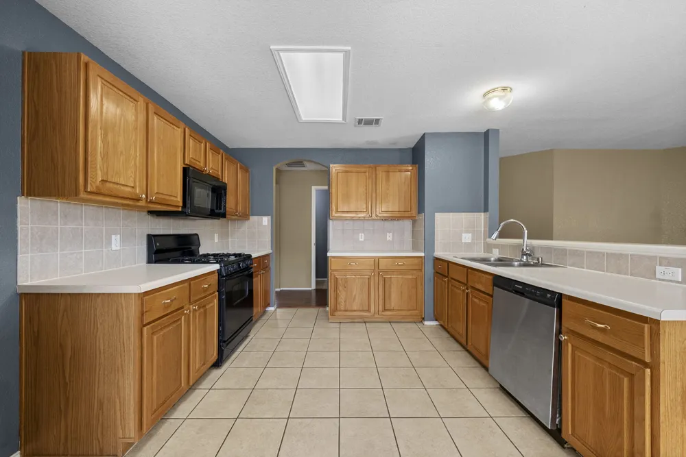 511 S Pauley Drive Hutto, TX 78634