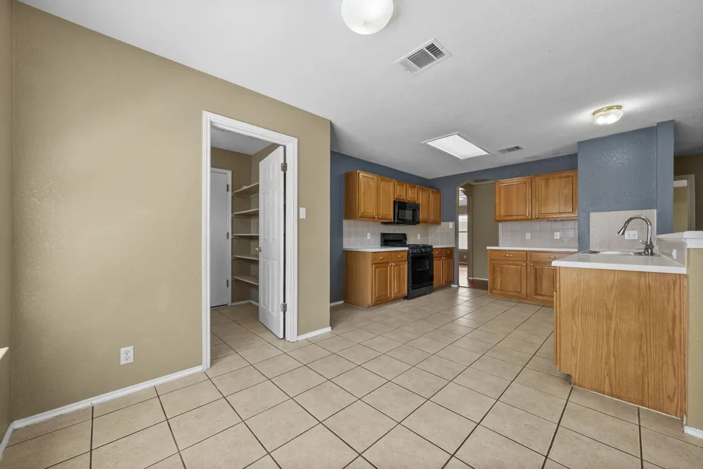 511 S Pauley Drive Hutto, TX 78634