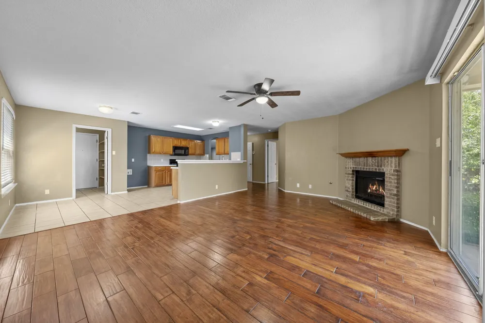 511 S Pauley Drive Hutto, TX 78634