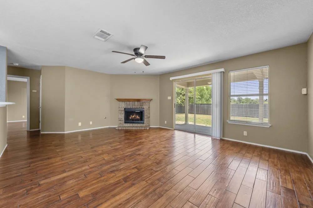 511 S Pauley Drive Hutto, TX 78634