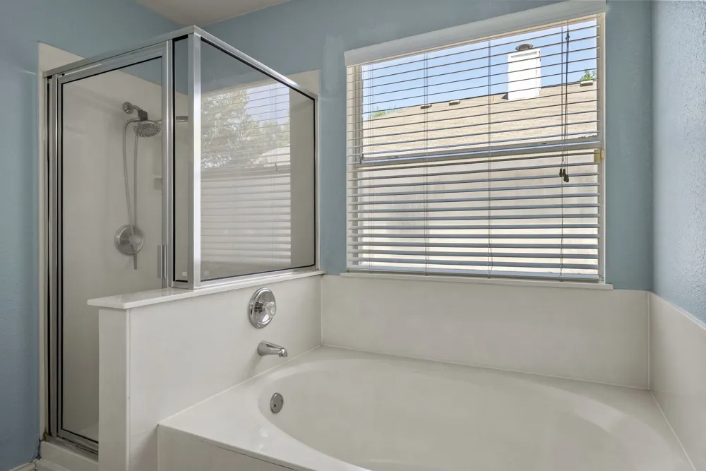 511 S Pauley Drive Hutto, TX 78634