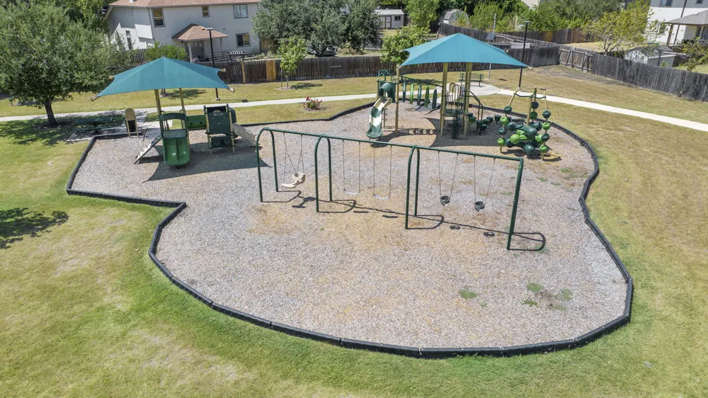 511 S Pauley Drive Hutto, TX 78634