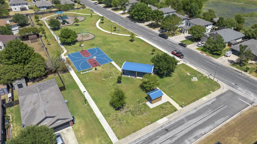 511 S Pauley Drive Hutto, TX 78634