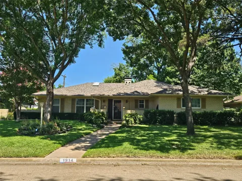 1914 Surrey Circle