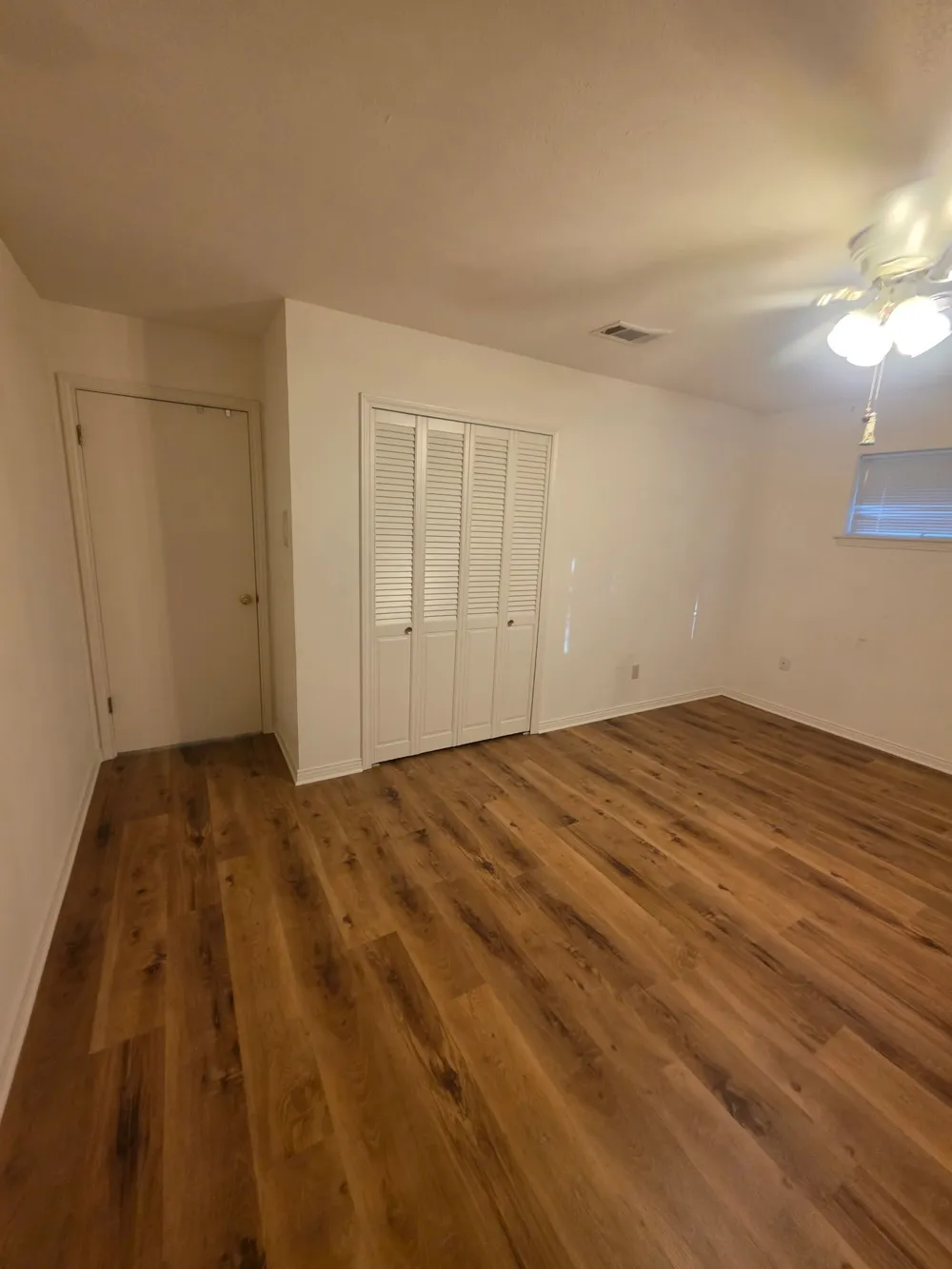 1914 Surrey Circle Grand Prairie, TX 75050