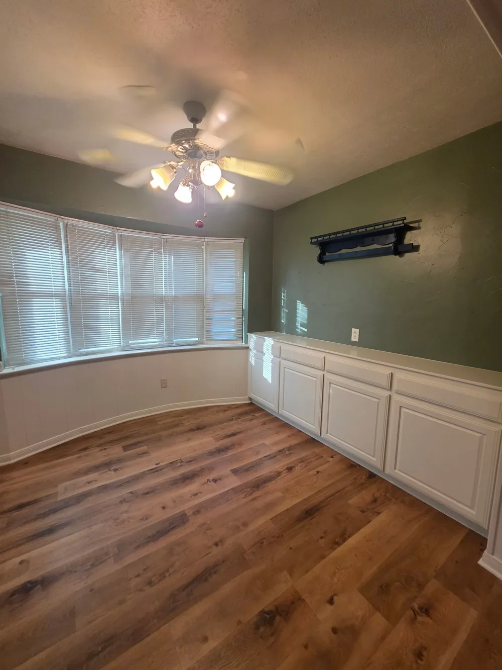 1914 Surrey Circle Grand Prairie, TX 75050