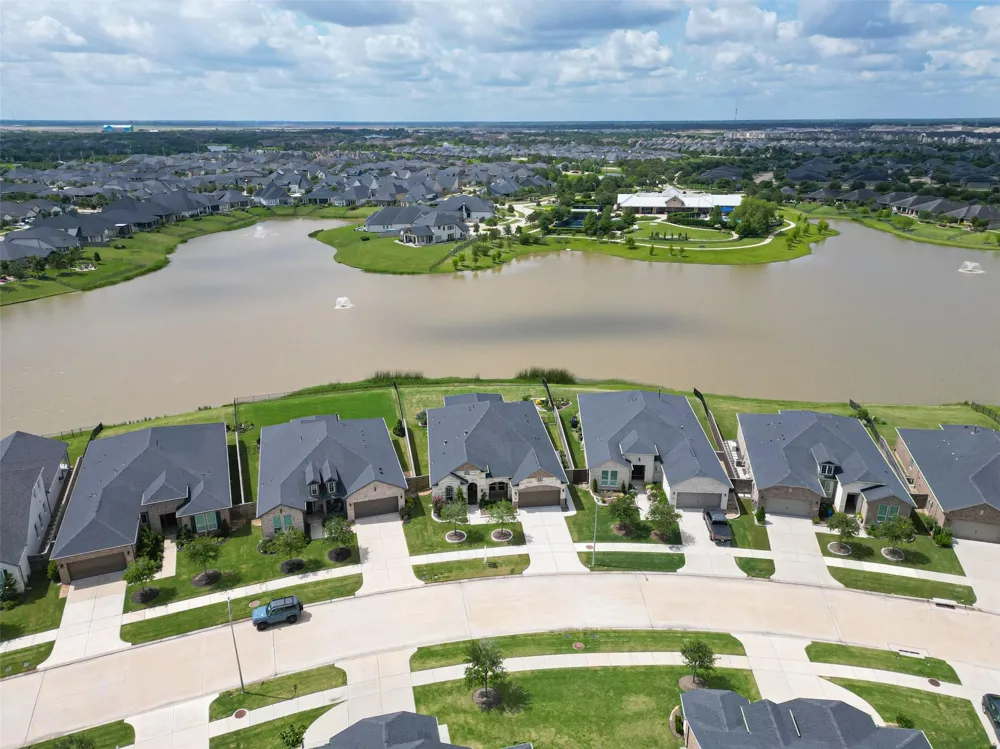 28929 Autumn Shore Drive Fulshear, TX 77441