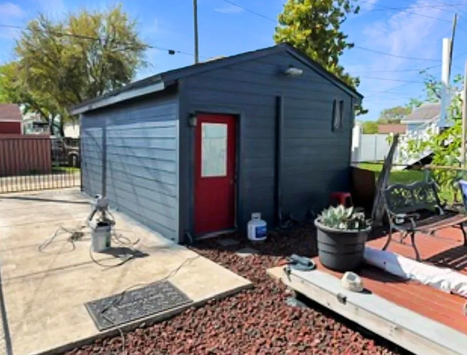5313 Avenue K Galveston, TX 77551