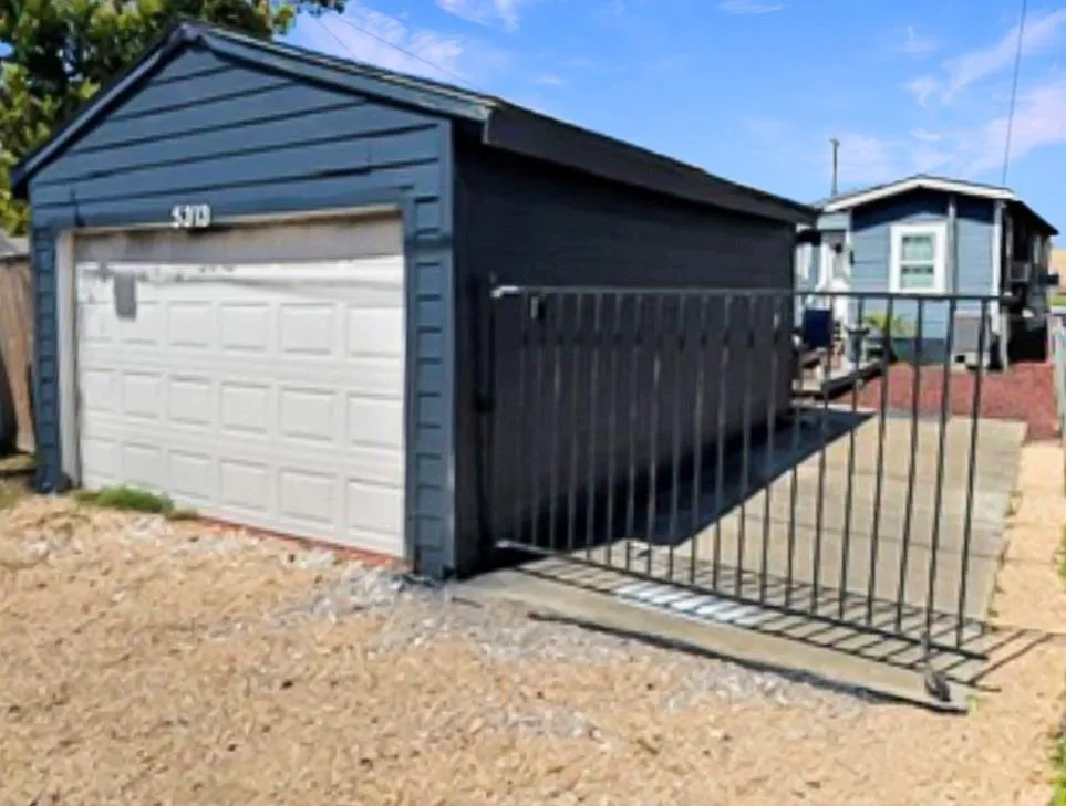 5313 Avenue K Galveston, TX 77551