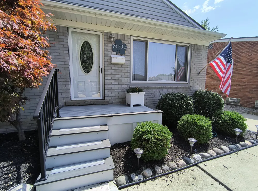 24252 Johnston Avenue Eastpointe, MI 48021