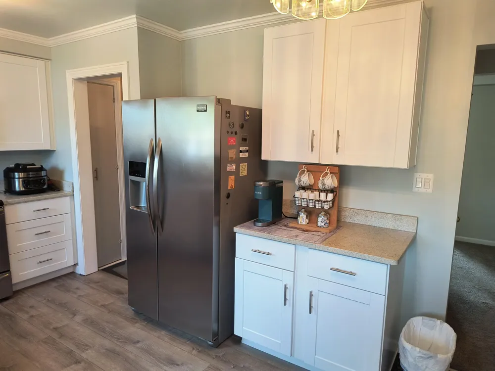 24252 Johnston Avenue Eastpointe, MI 48021