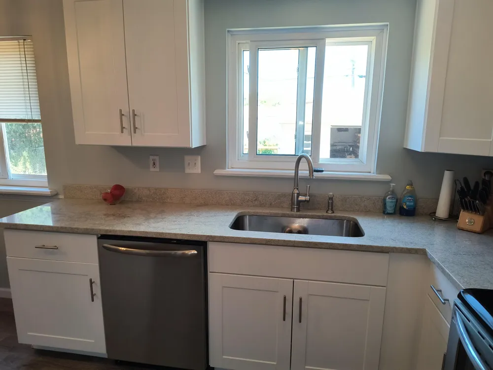 24252 Johnston Avenue Eastpointe, MI 48021