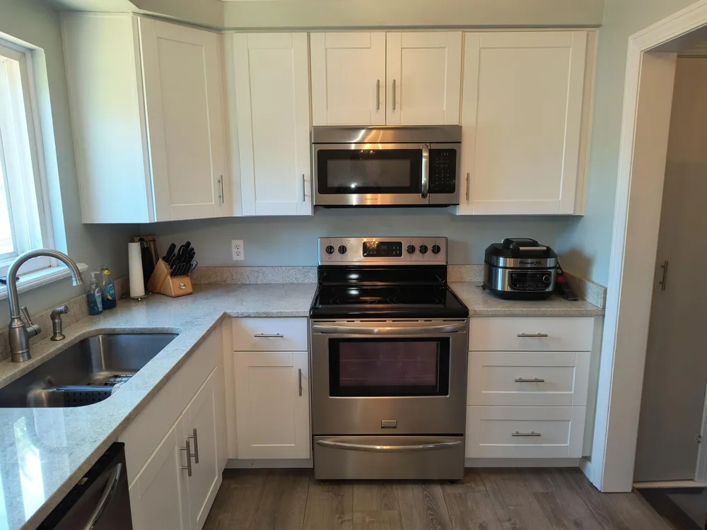 24252 Johnston Avenue Eastpointe, MI 48021