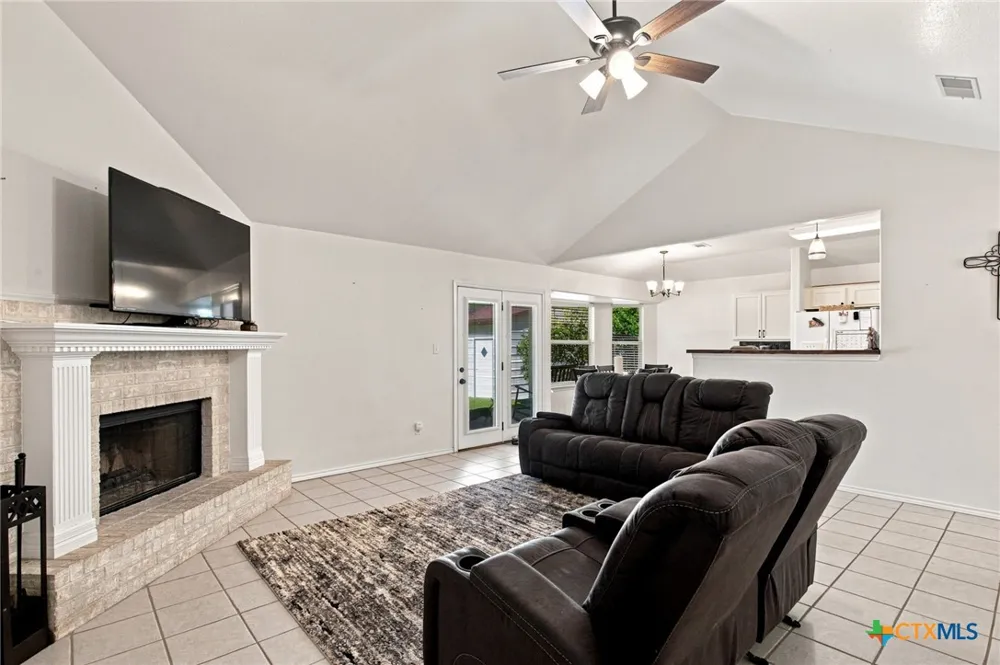 119 Elaine Street Victoria, TX 77904