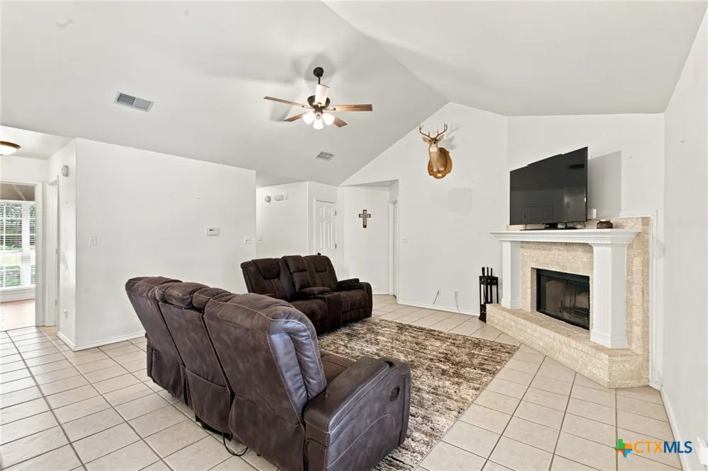 119 Elaine Street Victoria, TX 77904