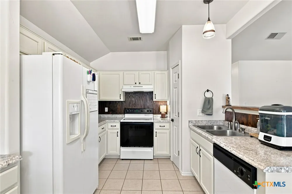 119 Elaine Street Victoria, TX 77904