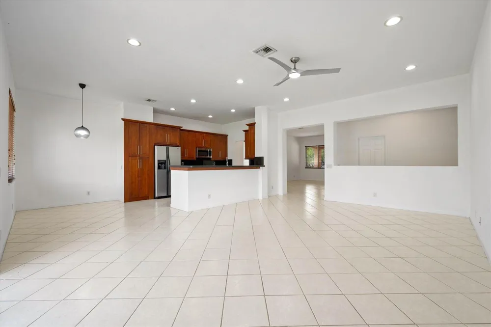 886 Sunflower Circle Weston, FL 33327