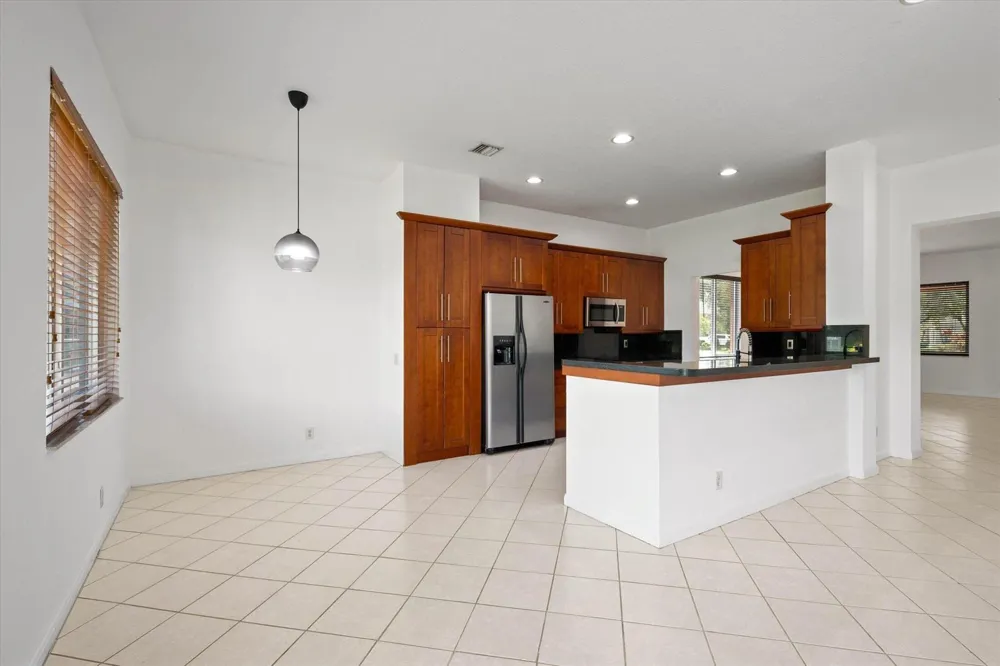 886 Sunflower Circle Weston, FL 33327