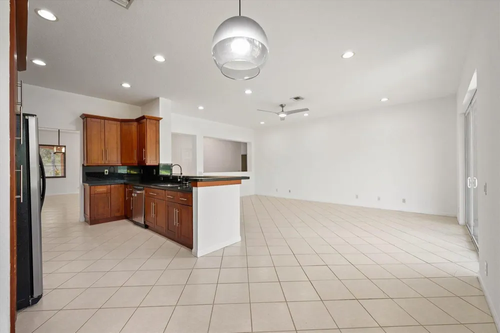 886 Sunflower Circle Weston, FL 33327