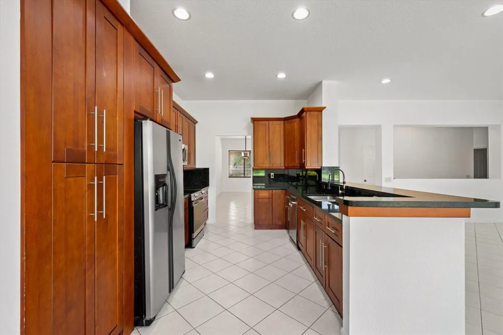 886 Sunflower Circle Weston, FL 33327
